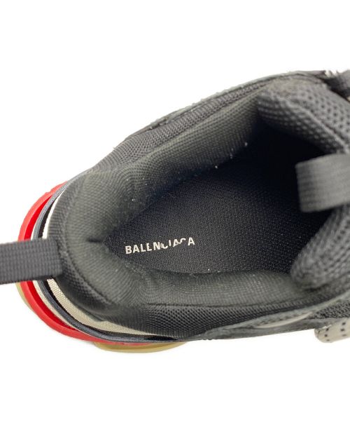 BALENCIAGA（バレンシアガ）BALENCIAGA (バレンシアガ) TRIPLE S TRAINERS  ブラック サイズ:40 / 26.5cm (US8.5)の古着・服飾アイテム