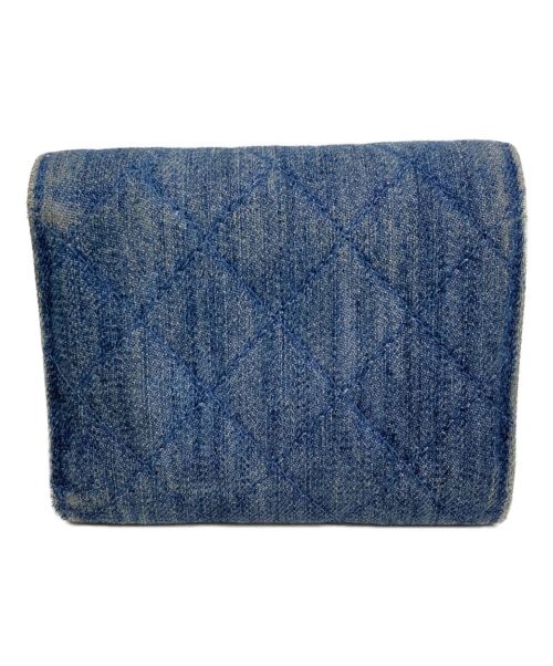 CHANEL（シャネル）CHANEL (シャネル) カメリア装飾3つ折り財布 インディゴ サイズ:-の古着・服飾アイテム