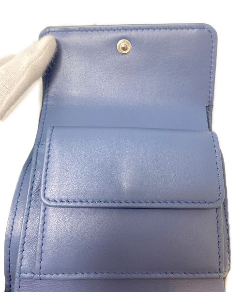 CHANEL（シャネル）CHANEL (シャネル) カメリア装飾3つ折り財布 インディゴ サイズ:-の古着・服飾アイテム