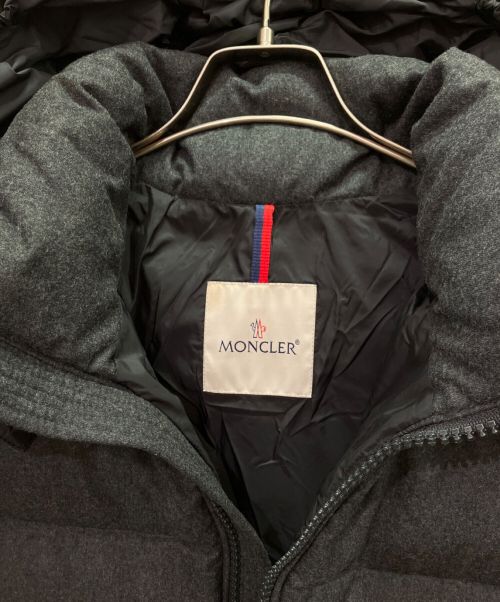 MONCLER（モンクレール）MONCLER (モンクレール) MONTGENEVRE GIUBBOTTO グレー サイズ:3の古着・服飾アイテム