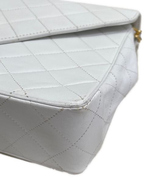 CHANEL（シャネル）CHANEL (シャネル) マトラッセダブルチェーンショルダーバッグ ホワイトの古着・服飾アイテム