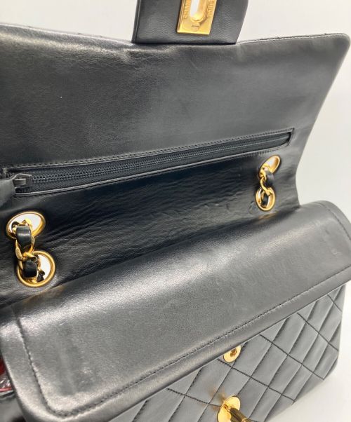 CHANEL（シャネル）CHANEL (シャネル) Wフラップチェーンショルダーバッグ ブラックの古着・服飾アイテム