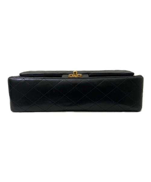 CHANEL（シャネル）CHANEL (シャネル) ダブルフラップチェーンショルダーバッグ ブラックの古着・服飾アイテム