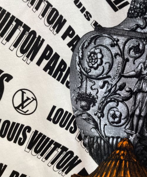LOUIS VUITTON（ルイ ヴィトン）LOUIS VUITTON (ルイ ヴィトン) FORNASETT (フォルナセッティ) スランティドシグネチャー ベースTシャツ マルチカラー サイズ:Lの古着・服飾アイテム