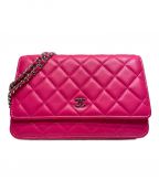 CHANELシャネル）の古着「マトラッセチェーンウォレット」｜ピンク