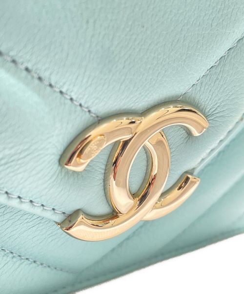 CHANEL（シャネル）CHANEL (シャネル) シェブロンチェーンショルダーバッグ スカイブルー サイズ:-の古着・服飾アイテム