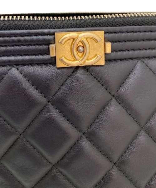CHANEL（シャネル）CHANEL (シャネル) ボーイシャネルクラッチバッグ ブラックの古着・服飾アイテム