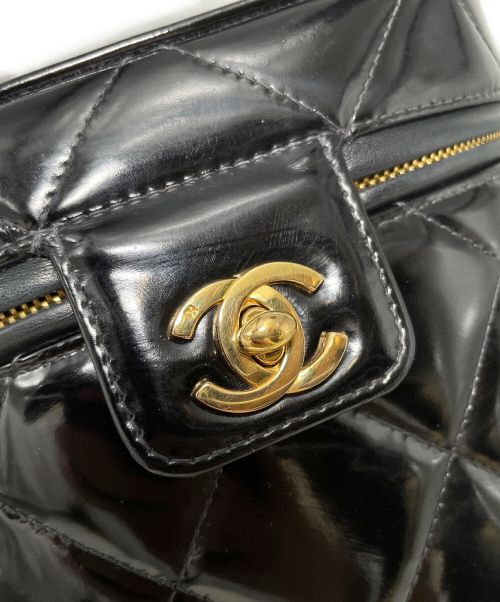 CHANEL（シャネル）CHANEL (シャネル) パテントバニティバッグ ブラック サイズ:-の古着・服飾アイテム