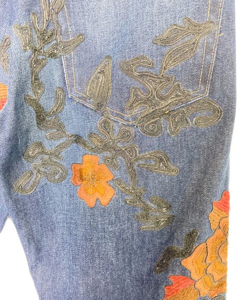 GUCCI（グッチ）GUCCI (グッチ) フラワー刺繍デニムパンツ インディゴ サイズ:44の古着・服飾アイテム