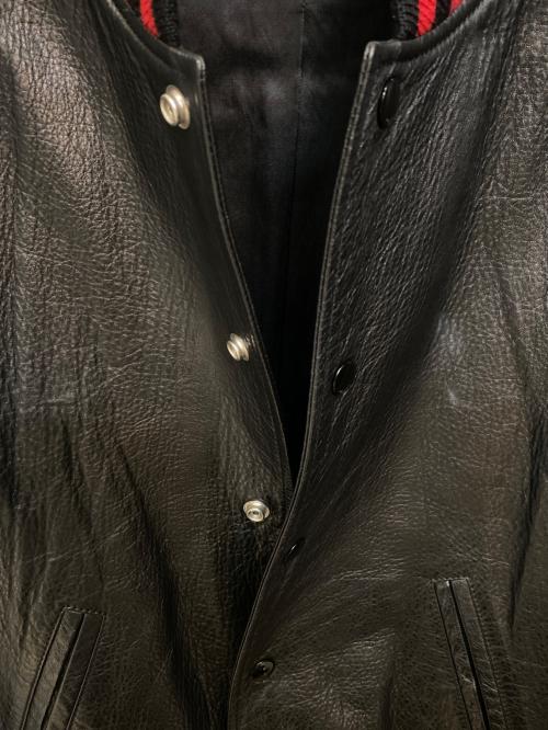 Saint Laurent Paris（サンローランパリ）Saint Laurent Paris (サンローランパリ) ダメージ加工リブラインオールラムレザー スタジャン テディ ジャケット ブラック×レッド サイズ:42の古着・服飾アイテム