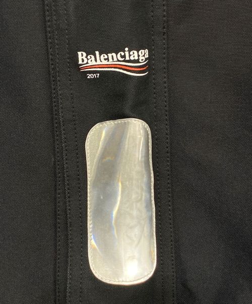 BALENCIAGA（バレンシアガ）BALENCIAGA (バレンシアガ) Cシェイプマウンテンパーカー ブラック×レッド サイズ:50の古着・服飾アイテム