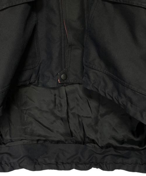 BALENCIAGA（バレンシアガ）BALENCIAGA (バレンシアガ) Cシェイプマウンテンパーカー ブラック×レッド サイズ:50の古着・服飾アイテム