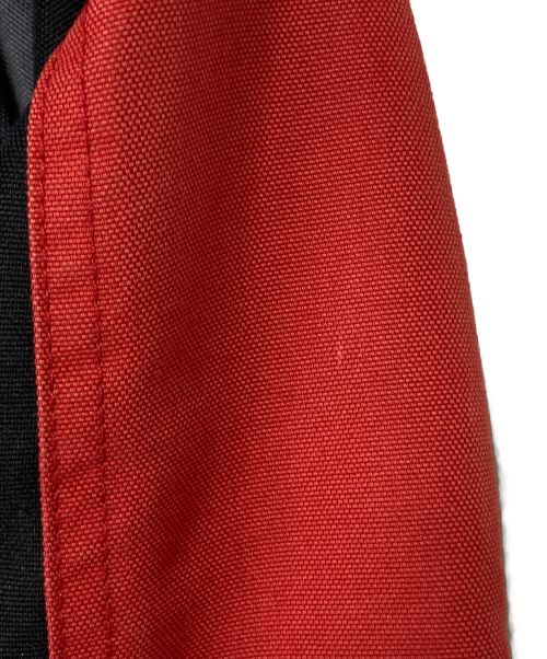 BALENCIAGA（バレンシアガ）BALENCIAGA (バレンシアガ) Cシェイプマウンテンパーカー ブラック×レッド サイズ:50の古着・服飾アイテム