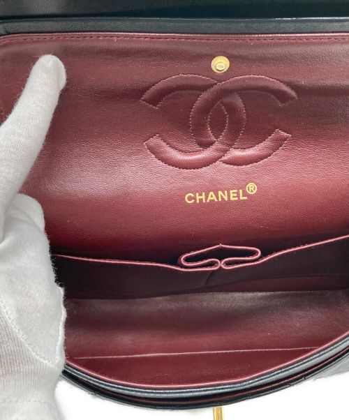 CHANEL（シャネル）CHANEL (シャネル) Wフラップチェーンショルダーバッグ ブラックの古着・服飾アイテム