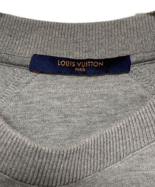 LOUIS VUITTON（ルイ ヴィトン）LOUIS VUITTON (ルイ ヴィトン) サイドリフレクティブロゴクルーネックスウェット グレー サイズ:Mの古着・服飾アイテム