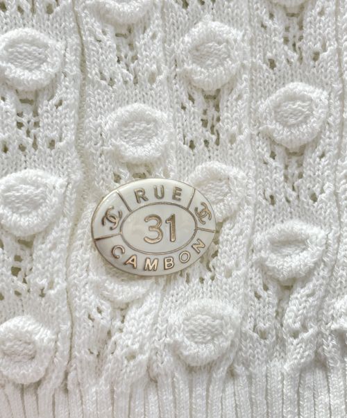 CHANEL（シャネル）CHANEL (シャネル) バックロゴ半袖ニット ホワイト サイズ:34の古着・服飾アイテム