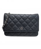 CHANELシャネル）の古着「マトラッセチェーンウォレット」｜ブラック