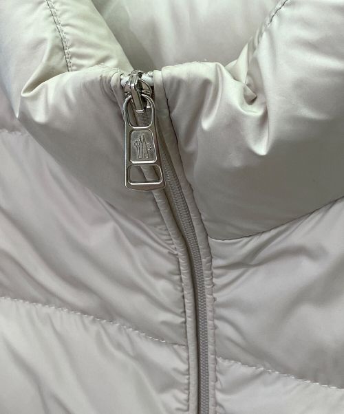 MONCLER（モンクレール）MONCLER (モンクレール) TREOMPAN/ダウンベスト グレー サイズ:2の古着・服飾アイテム