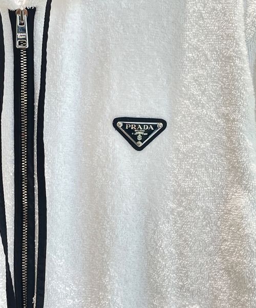 PRADA（プラダ）PRADA (プラダ) 三角プレートテリークロスフーディー ホワイト サイズ:40の古着・服飾アイテム