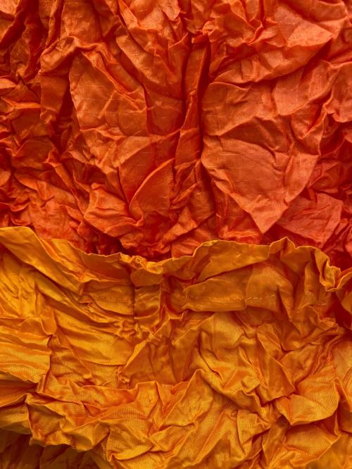 ISSEY MIYAKE（イッセイミヤケ）ISSEY MIYAKE (イッセイミヤケ) 皺加工スカート オレンジ サイズ:Ｍの古着・服飾アイテム