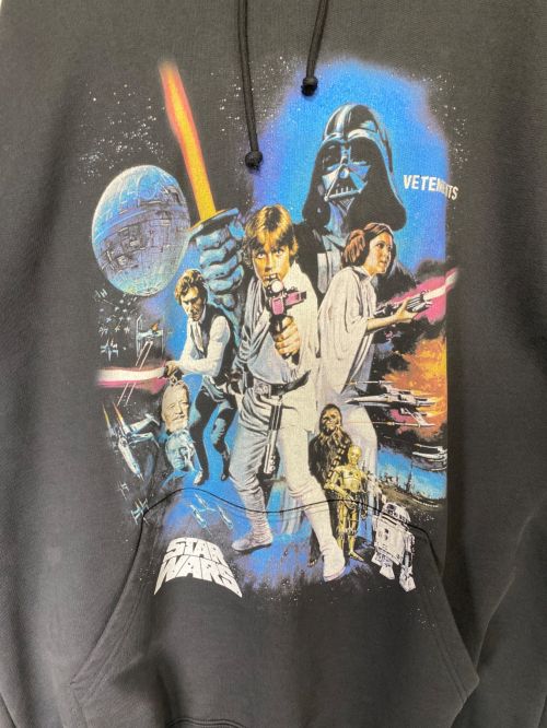 VETEMENTS（ヴェトモン）VETEMENTS (ヴェトモン) STARWARS (スターウォーズ) プリントパーカー ブラック サイズ:Mの古着・服飾アイテム