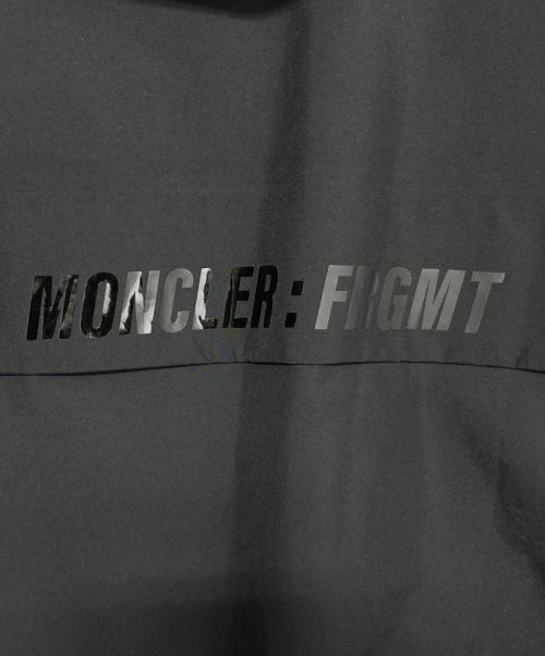 MONCLER GENIUS（モンクレール ジーニアス）MONCLER GENIUS (モンクレール ジーニアス) FRAGMENT (フラッグメント) Nembus Coat グレー×ブラック サイズ:SIZE 3の古着・服飾アイテム