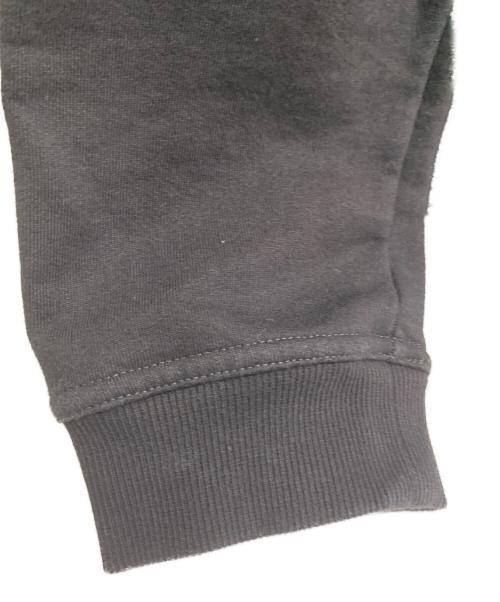 Maison Margiela（メゾンマルジェラ）Maison Margiela (メゾンマルジェラ) 22AWアップサイドダウンロゴプルオーバーパーカー ブラック サイズ:46の古着・服飾アイテム