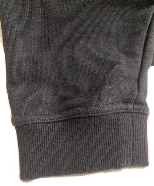 Maison Margiela（メゾンマルジェラ）Maison Margiela (メゾンマルジェラ) 22AWアップサイドダウンロゴプルオーバーパーカー ブラック サイズ:46の古着・服飾アイテム