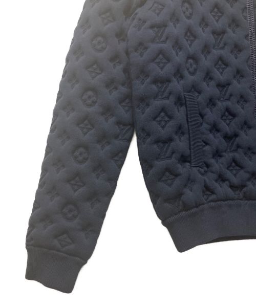 LOUIS VUITTON（ルイ ヴィトン）LOUIS VUITTON (ルイ ヴィトン) エンボスボンバージャケット ネイビー サイズ:Sの古着・服飾アイテム
