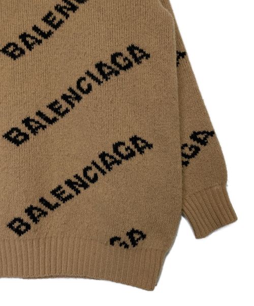 BALENCIAGA（バレンシアガ）BALENCIAGA (バレンシアガ)  Logo Jacquard Oversize Crew Neck Knit Sweater ベージュ×ブラック サイズ:XSの古着・服飾アイテム