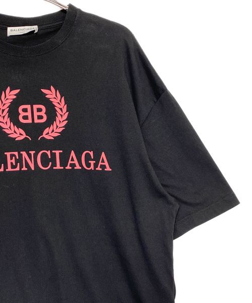 BALENCIAGA（バレンシアガ）BALENCIAGA (バレンシアガ) ロゴプリントTシャツ ブラック×レッド サイズ:XSの古着・服飾アイテム
