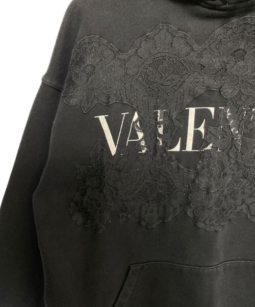 VALENTINO（ヴァレンティノ）VALENTINO (ヴァレンティノ) 刺繍デザインパーカー ブラック サイズ:Sの古着・服飾アイテム