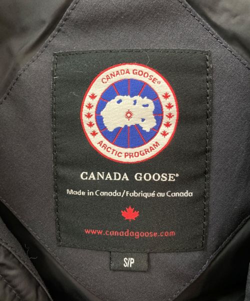 CANADA GOOSE（カナダグース）CANADA GOOSE (カナダグース) MONTEBELLO/ダウンジャケット ネイビー サイズ:Sの古着・服飾アイテム