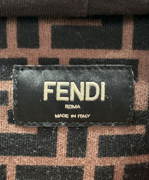 FENDI（フェンディ）FENDI (フェンディ) ズッカ柄プルオーバーパーカー ブラウン サイズ:XLの古着・服飾アイテム