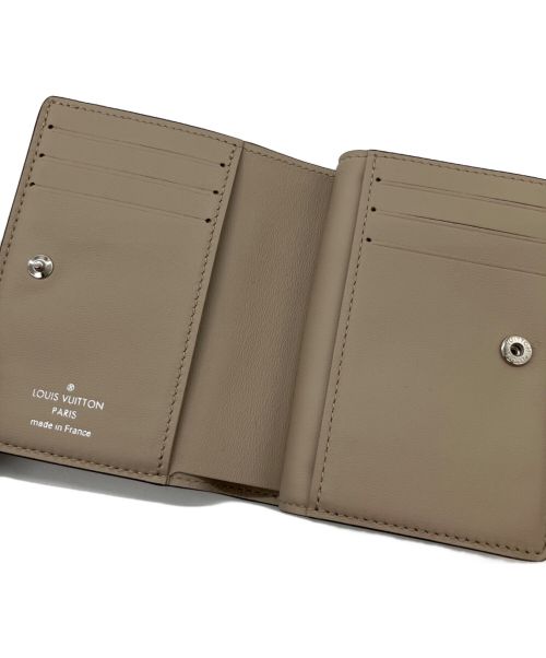 LOUIS VUITTON（ルイ ヴィトン）LOUIS VUITTON (ルイ ヴィトン) ポルトフォイユ クレア/コンパクトウォレット ベージュの古着・服飾アイテム
