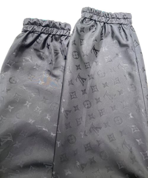 LOUIS VUITTON（ルイ ヴィトン）LOUIS VUITTON (ルイ ヴィトン) リバーシブルナイロンジャケット ブラック×グリーン サイズ:52の古着・服飾アイテム