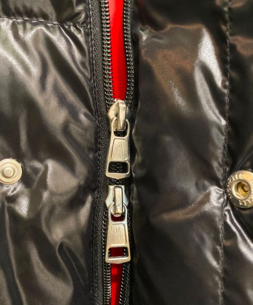 MONCLER（モンクレール）MONCLER  (モンクレール) VALENTINO (ヴァレンティノ) ダウンコート ブラック×レッド サイズ:48の古着・服飾アイテム