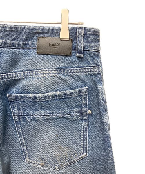 FENDI（フェンディ）FENDI (フェンディ) ダメージ加工ロゴデニムパンツ ブルー サイズ:33/34の古着・服飾アイテム