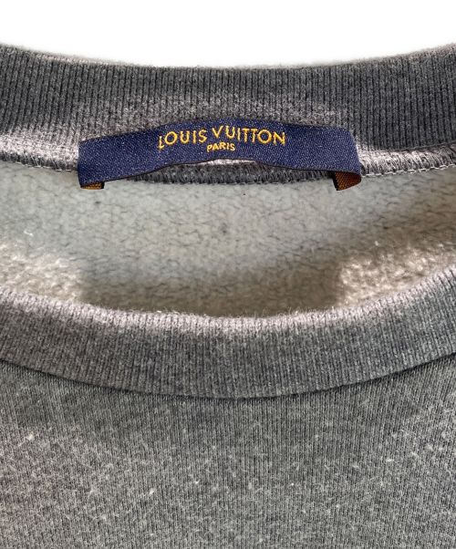 LOUIS VUITTON（ルイ ヴィトン）LOUIS VUITTON (ルイ ヴィトン) スクエアード LVクルーネック スウェット グレー サイズ:Lの古着・服飾アイテム