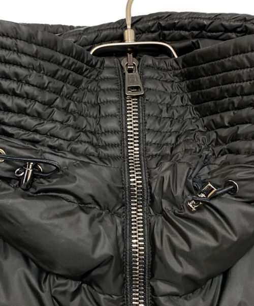MONCLER（モンクレール）MONCLER (モンクレール) GOUTER ホワイト×ブラックの古着・服飾アイテム