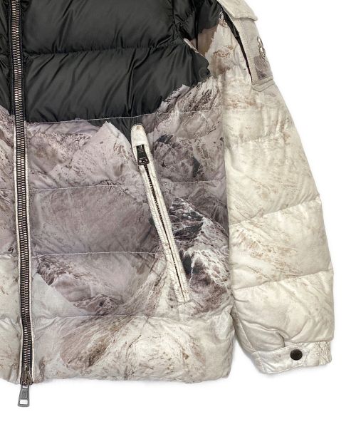 MONCLER（モンクレール）MONCLER (モンクレール) GOUTER ホワイト×ブラックの古着・服飾アイテム
