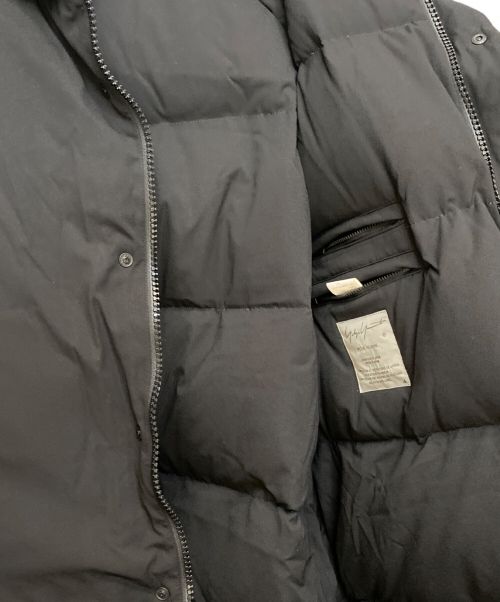 YOHJI YAMAMOTO（ヨウジヤマモト）YOHJI YAMAMOTO (ヨウジヤマモト) フーデッドダウンジャケット ブラック サイズ:4の古着・服飾アイテム