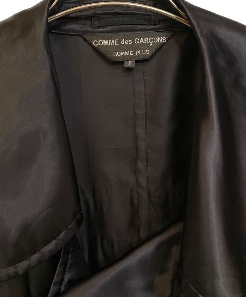 COMME des GARCONS HOMME PLUS（コムデギャルソンオムプリュス）COMME des GARCONS HOMME PLUS (コムデギャルソンオムプリュス) 22SS 花の存在期 バックスカルプリント丸襟キュプラコート ブラック サイズ:Sの古着・服飾アイテム
