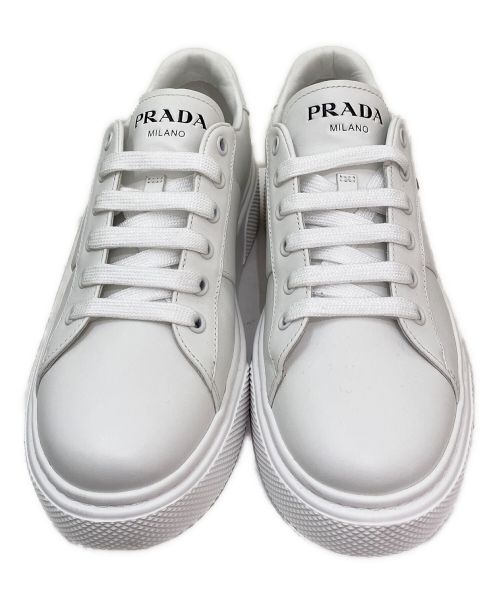 PRADA（プラダ）PRADA (プラダ) レザーロゴスニーカー ホワイト サイズ:37.5の古着・服飾アイテム