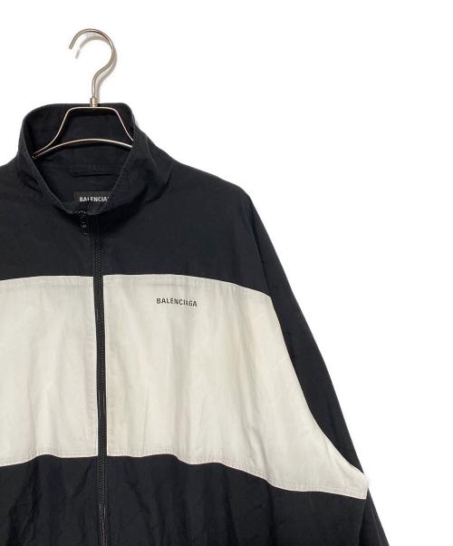 BALENCIAGA（バレンシアガ）BALENCIAGA (バレンシアガ) ロゴプリントトラックジャケット ブラック×ホワイト サイズ:44の古着・服飾アイテム