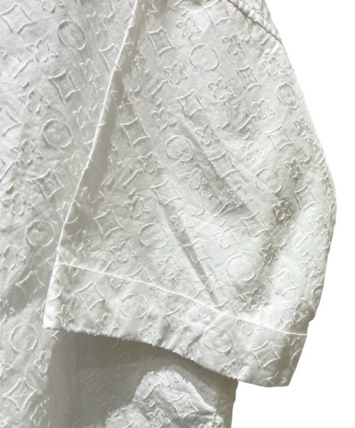LOUIS VUITTON（ルイ ヴィトン）LOUIS VUITTON (ルイ ヴィトン) モノグラム エンボス コットン ブラウス ホワイト サイズ:36の古着・服飾アイテム