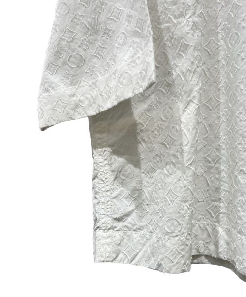 LOUIS VUITTON（ルイ ヴィトン）LOUIS VUITTON (ルイ ヴィトン) モノグラム エンボス コットン ブラウス ホワイト サイズ:36の古着・服飾アイテム