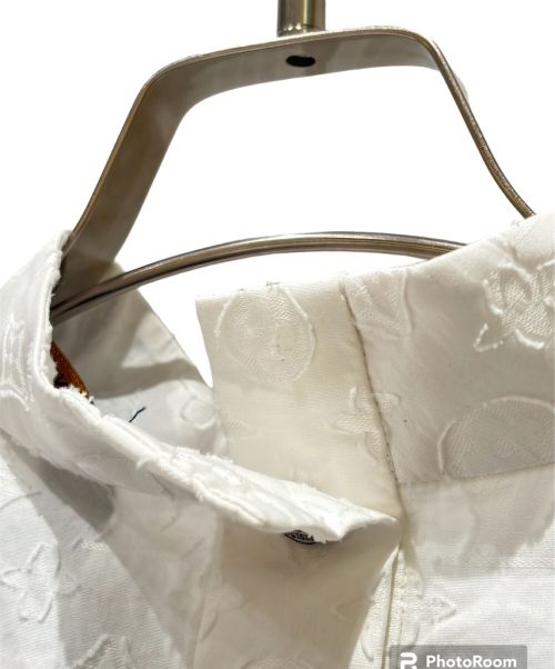 LOUIS VUITTON（ルイ ヴィトン）LOUIS VUITTON (ルイ ヴィトン) モノグラム エンボス コットン ブラウス ホワイト サイズ:36の古着・服飾アイテム