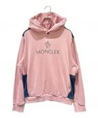MONCLERモンクレール）の古着「Logo-Print Panelled Hoodie」｜ピンク