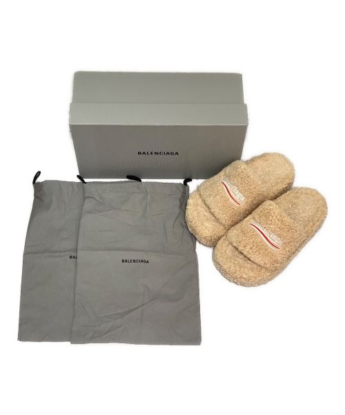 BALENCIAGA（バレンシアガ）BALENCIAGA (バレンシアガ) テディベアサンダル ベージュ サイズ:38の古着・服飾アイテム